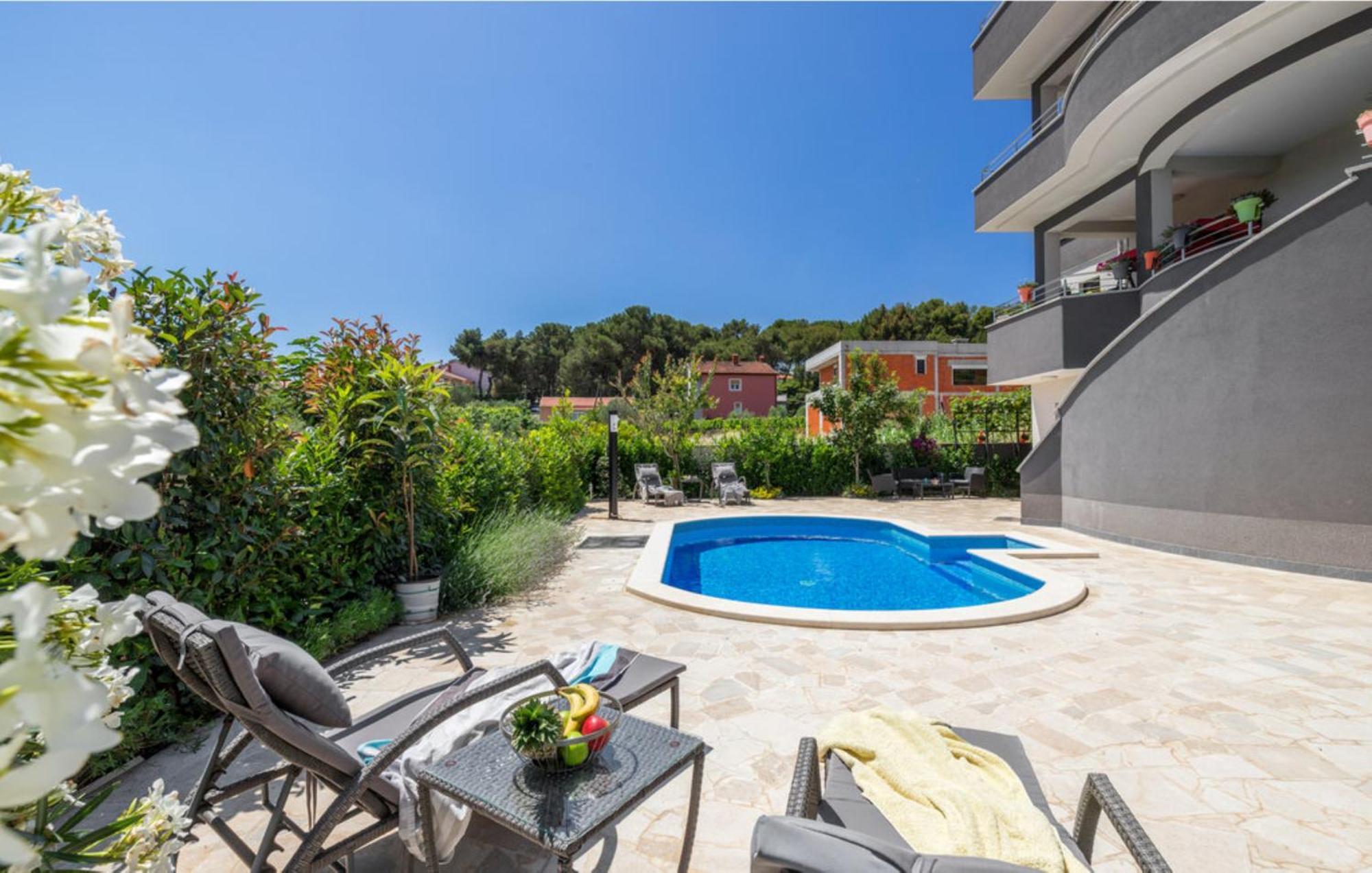 Studio Apartment With Pool Pula Exterior foto